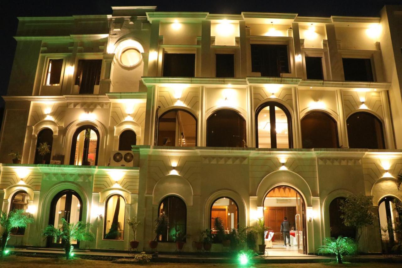 Hotel Pushap Palace Patiāla Εξωτερικό φωτογραφία