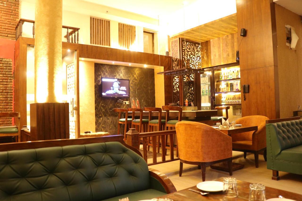Hotel Pushap Palace Patiāla Εξωτερικό φωτογραφία