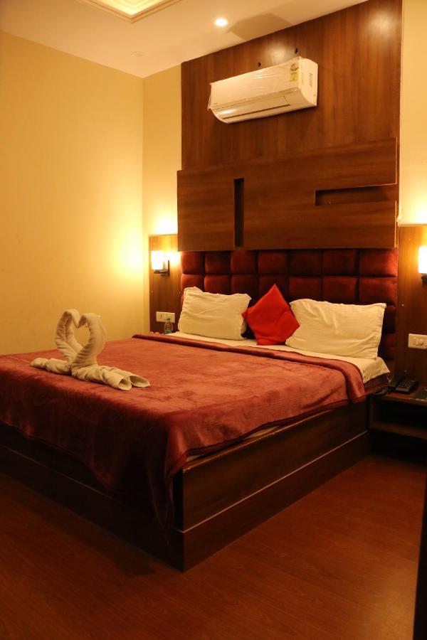 Hotel Pushap Palace Patiāla Εξωτερικό φωτογραφία