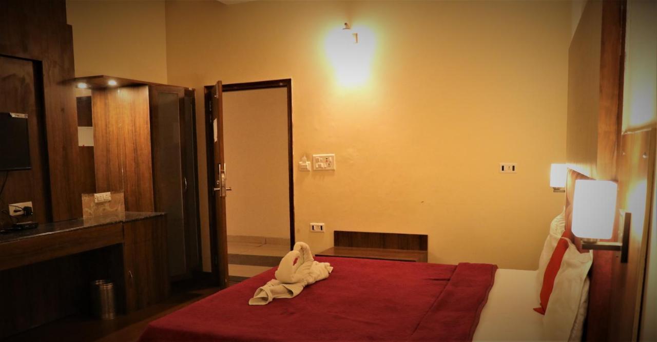 Hotel Pushap Palace Patiāla Εξωτερικό φωτογραφία
