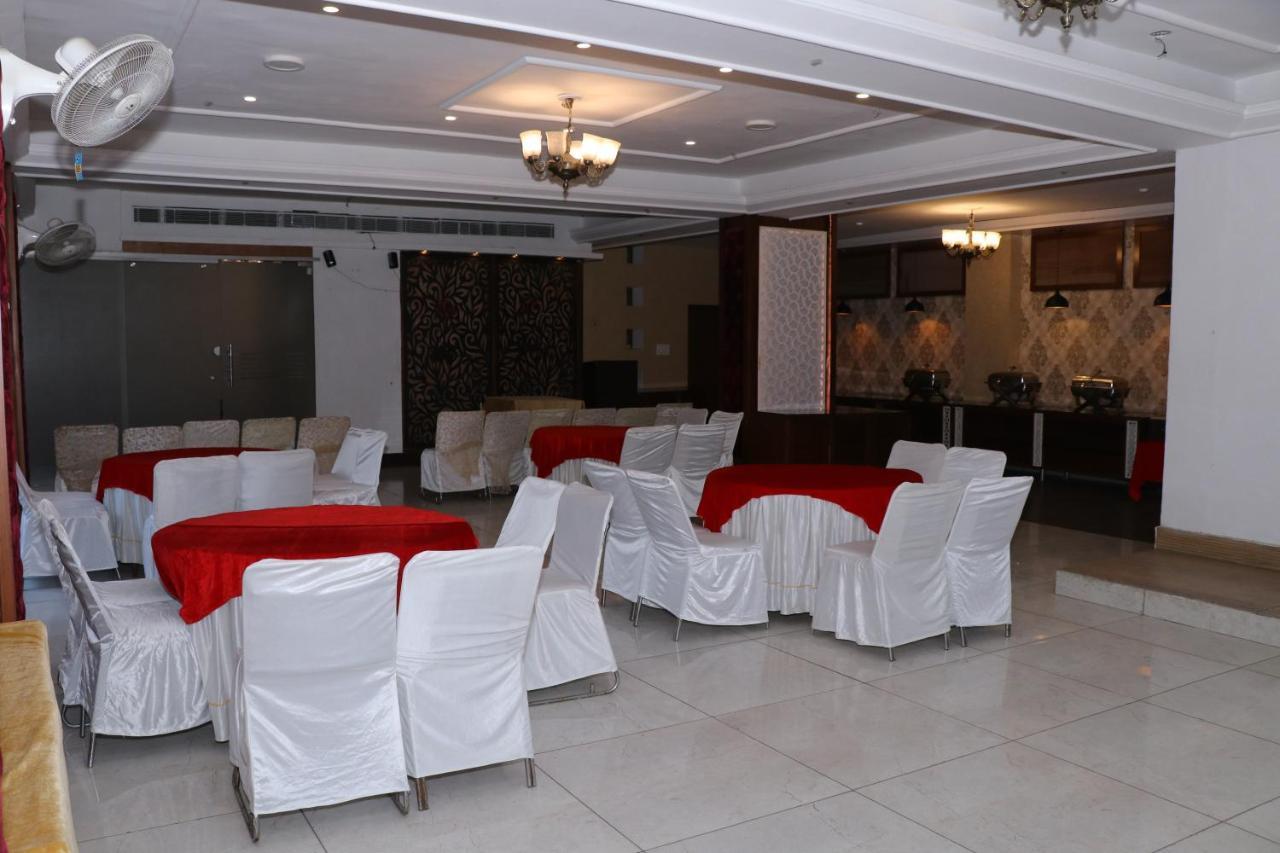 Hotel Pushap Palace Patiāla Εξωτερικό φωτογραφία
