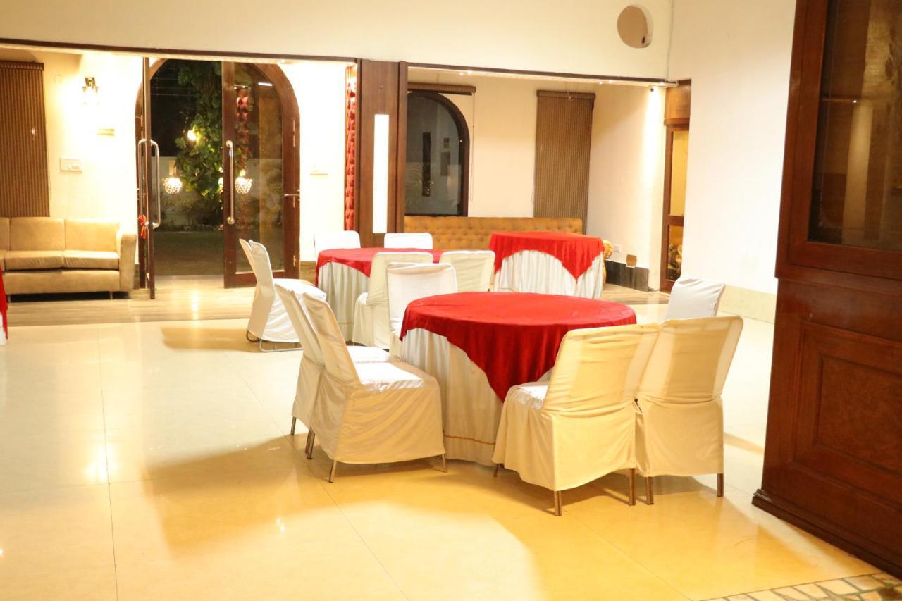 Hotel Pushap Palace Patiāla Εξωτερικό φωτογραφία