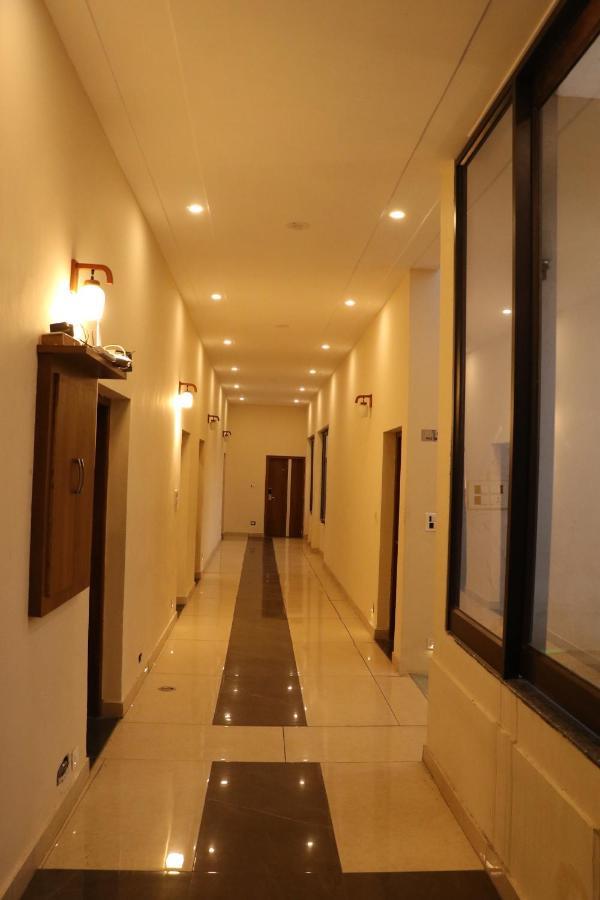 Hotel Pushap Palace Patiāla Εξωτερικό φωτογραφία